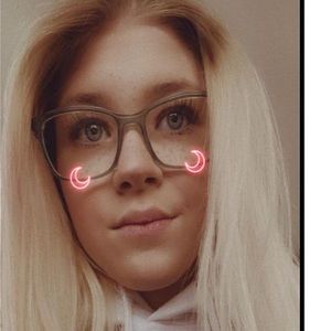 Meet your Posher, Alyta